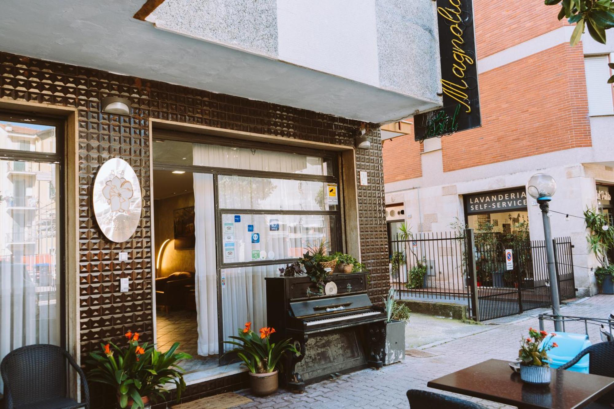 Hotel Magnolia Albenga Dış mekan fotoğraf