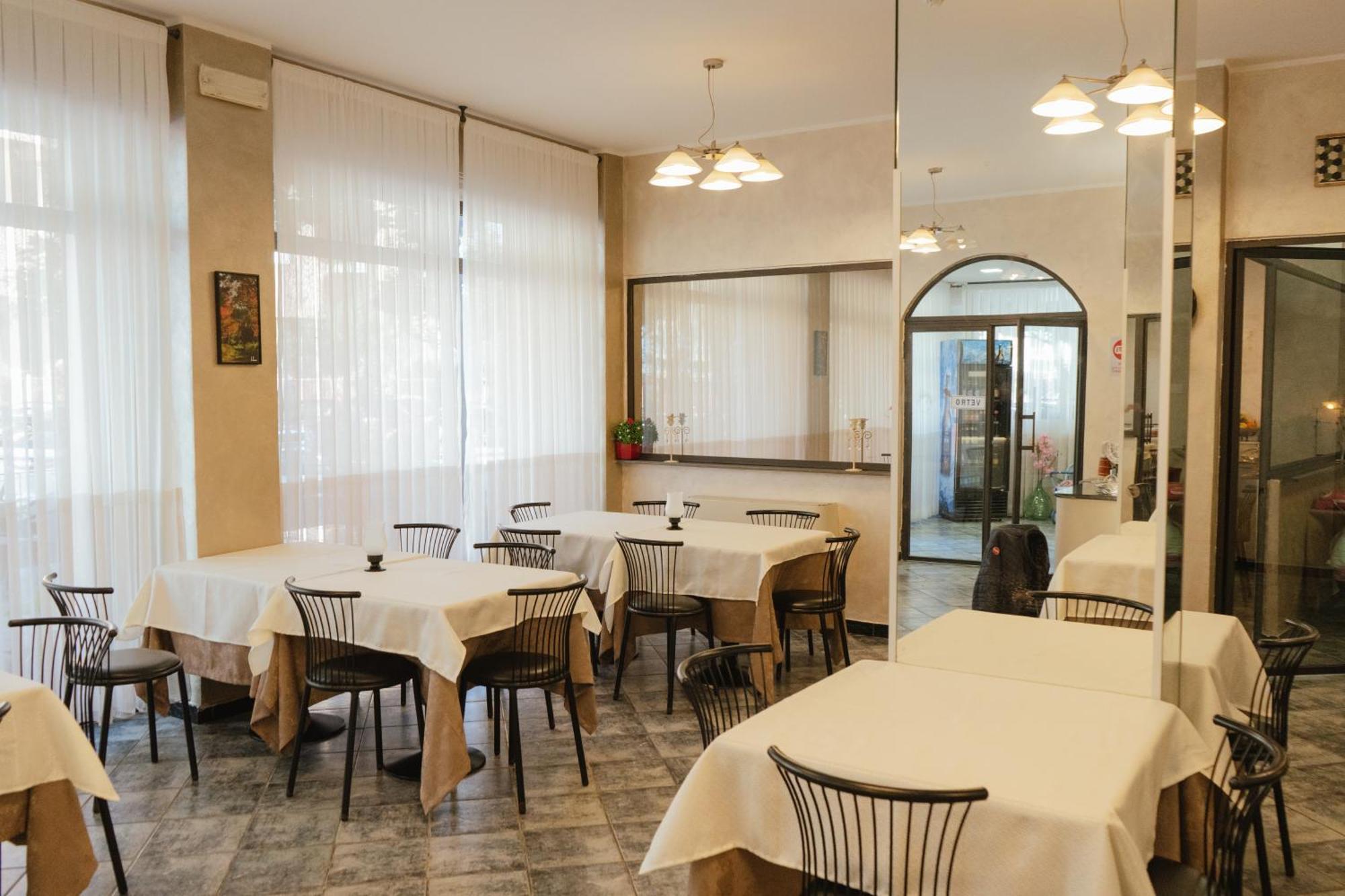 Hotel Magnolia Albenga Dış mekan fotoğraf